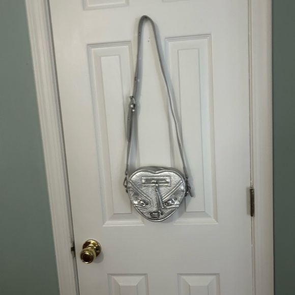 B Brand Mini Heart Shaped Chain Bag Motorcycle Rivet Diagonal Straddle  Bag - Picture 1 of 4